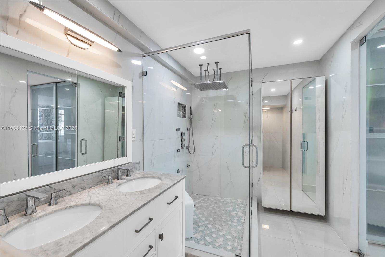 ADMIRALS PORT CONDO WEST - Residential