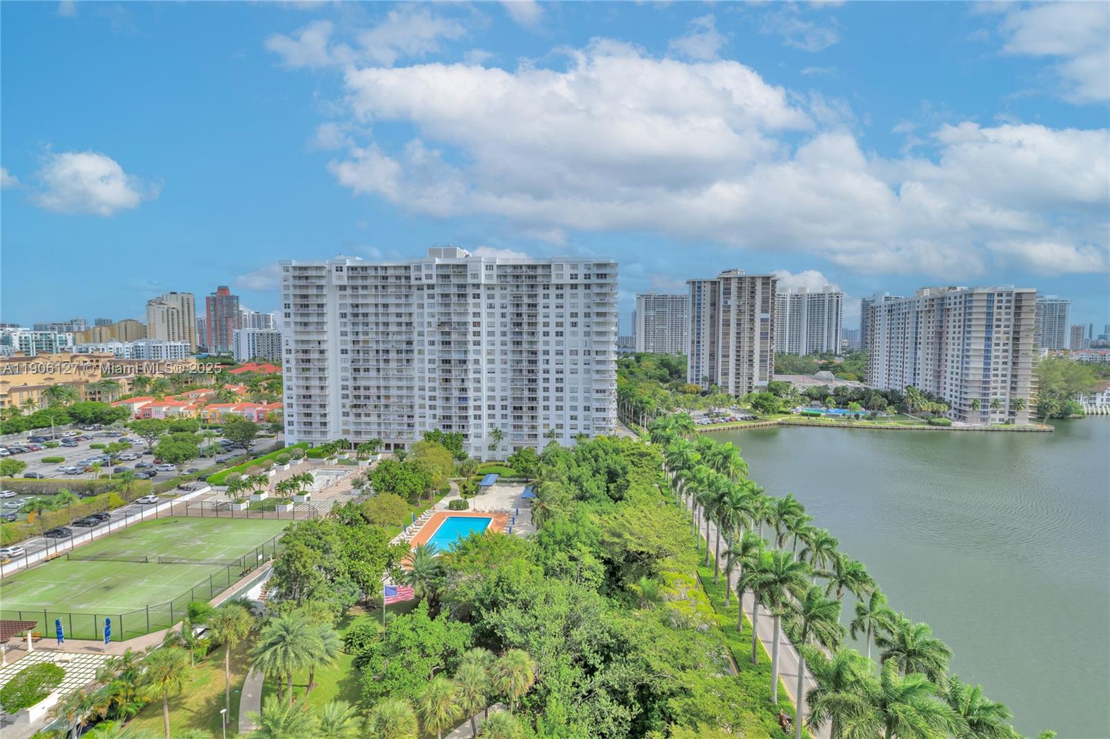 ADMIRALS PORT CONDO WEST - Residential