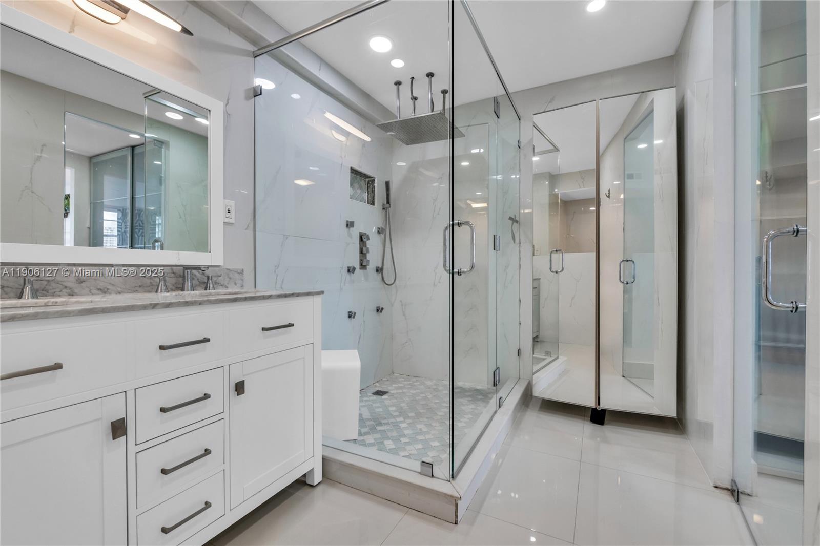 ADMIRALS PORT CONDO WEST - Residential