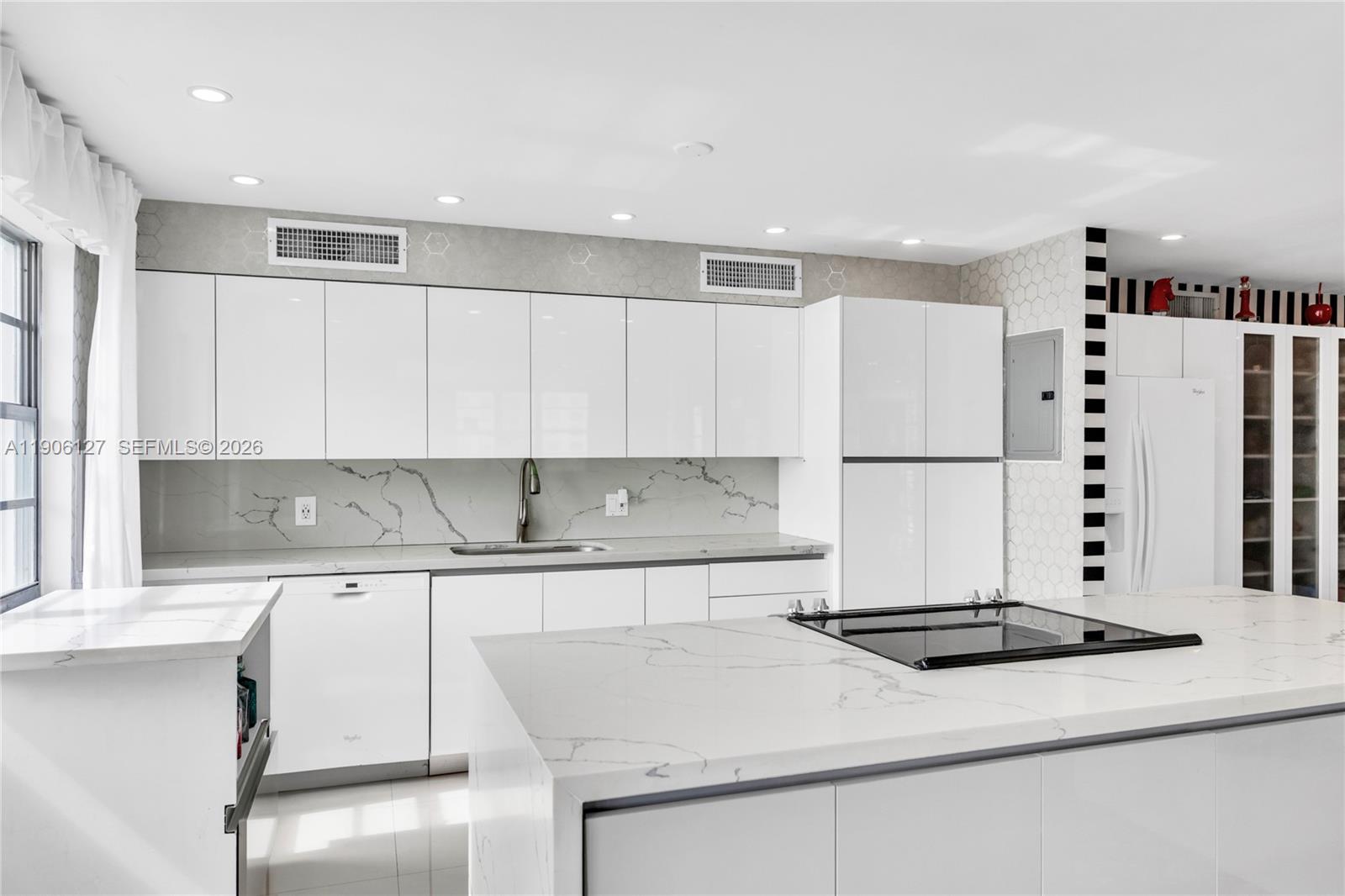 ADMIRALS PORT CONDO WEST - Residential