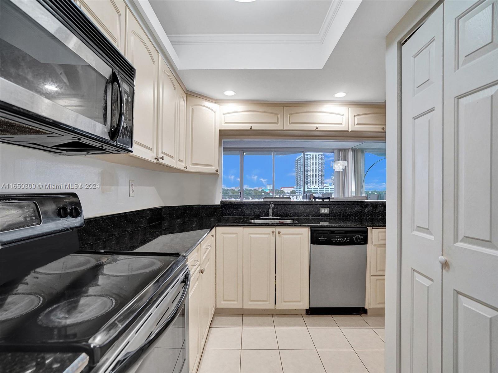 THE GRANDVIEW PALACE COND - Residential