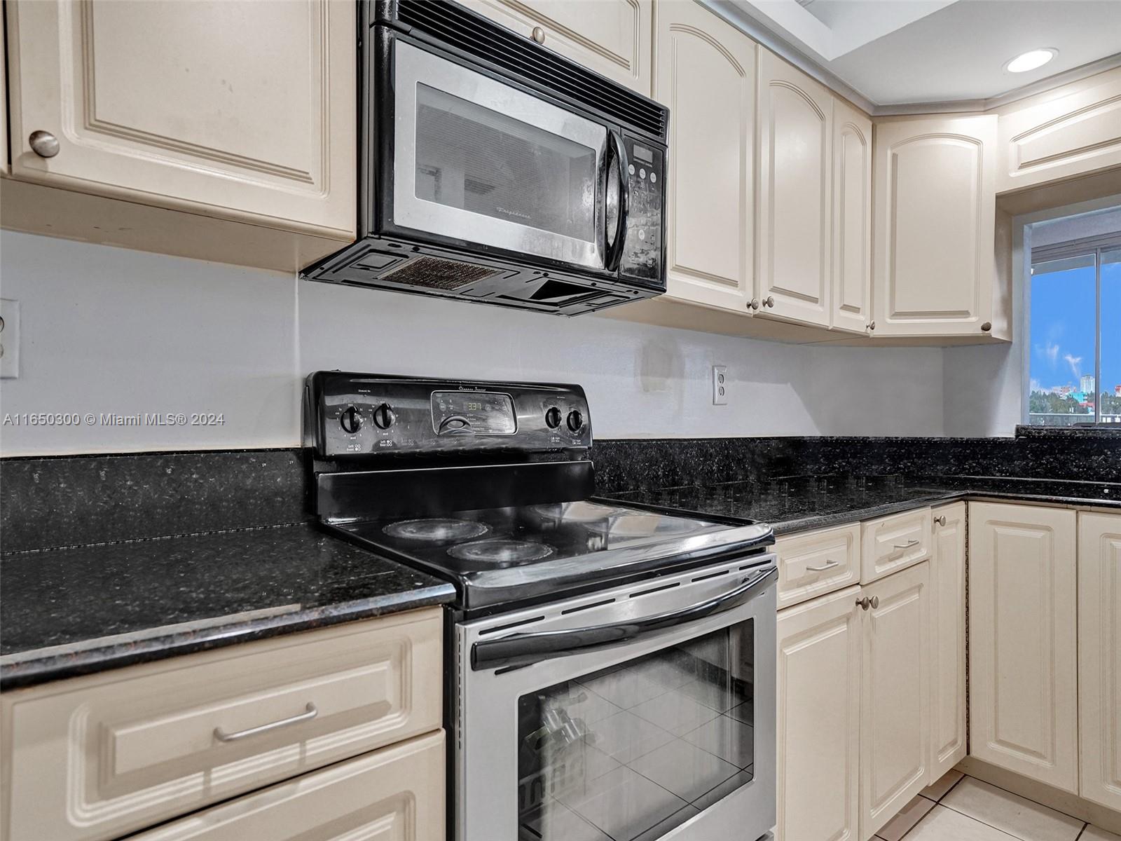 THE GRANDVIEW PALACE COND - Residential