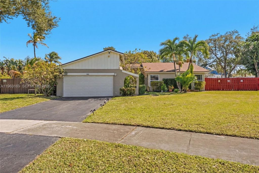 Photo of 3802 NW 1st Pl, Deerfield Beach, FL 33442 (MLS # A11963169)