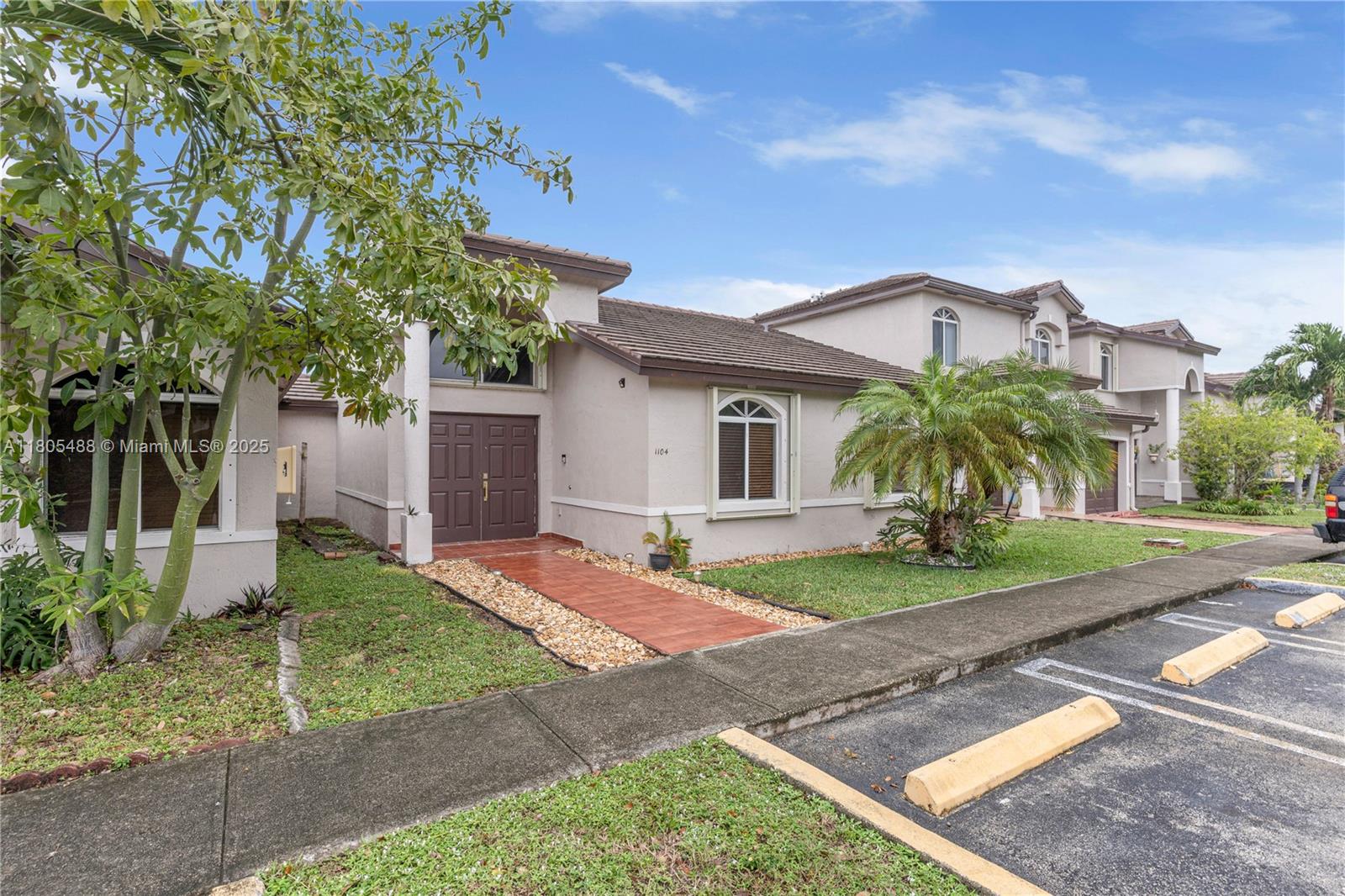 8433 Nw 189th St 1104, Hialeah, Miami-Dade County, Florida - 3 Bedrooms  
2 Bathrooms - 