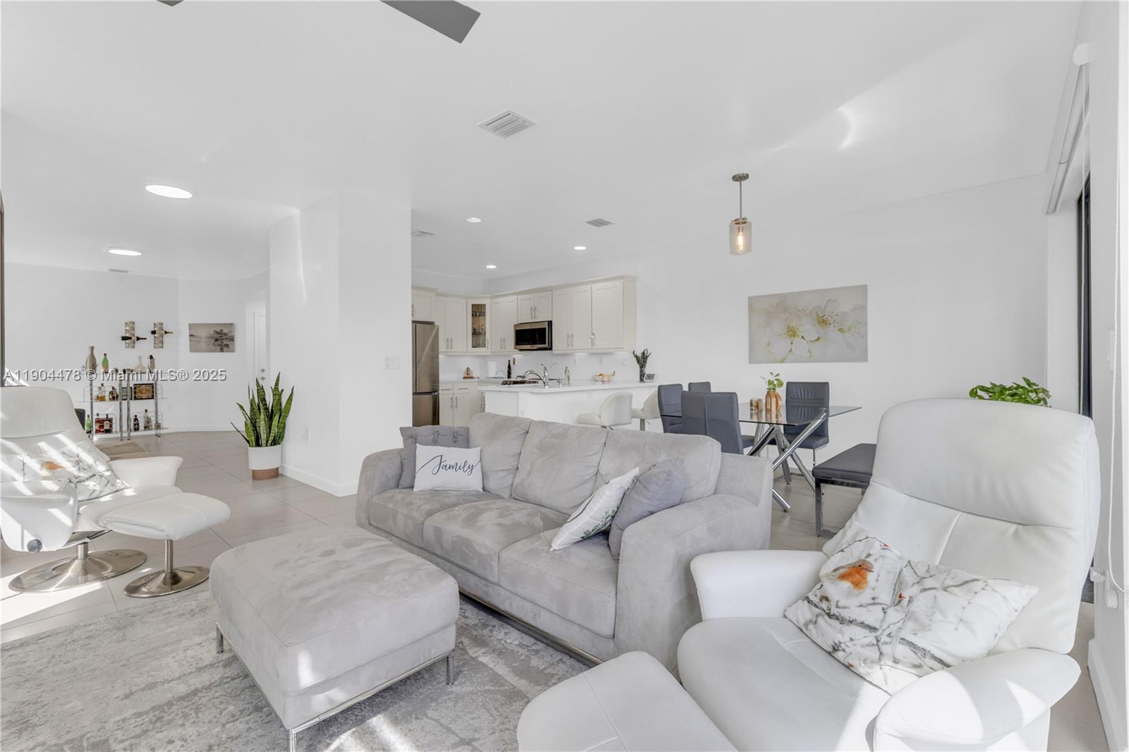 DORAL CAY - Residential