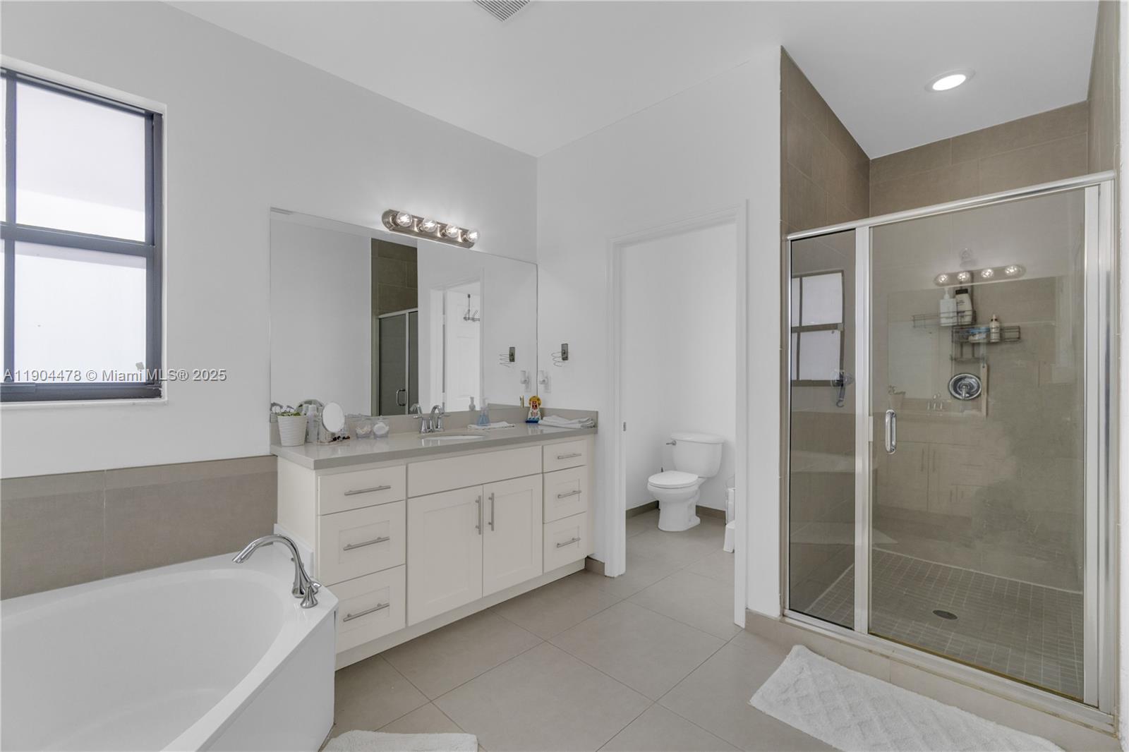 DORAL CAY - Residential