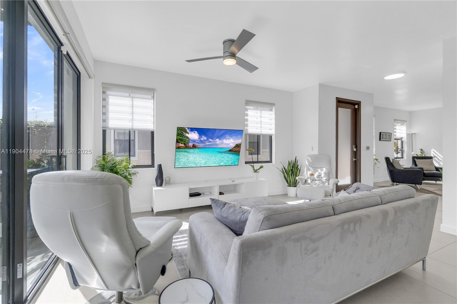 DORAL CAY - Residential