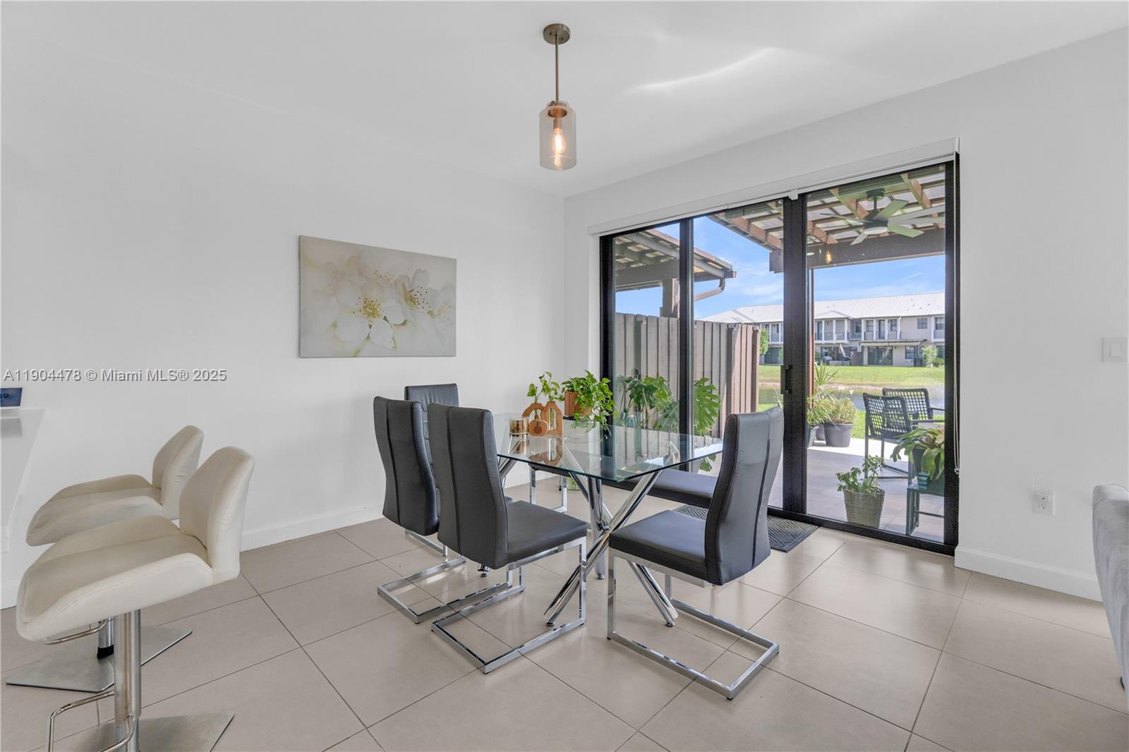 DORAL CAY - Residential