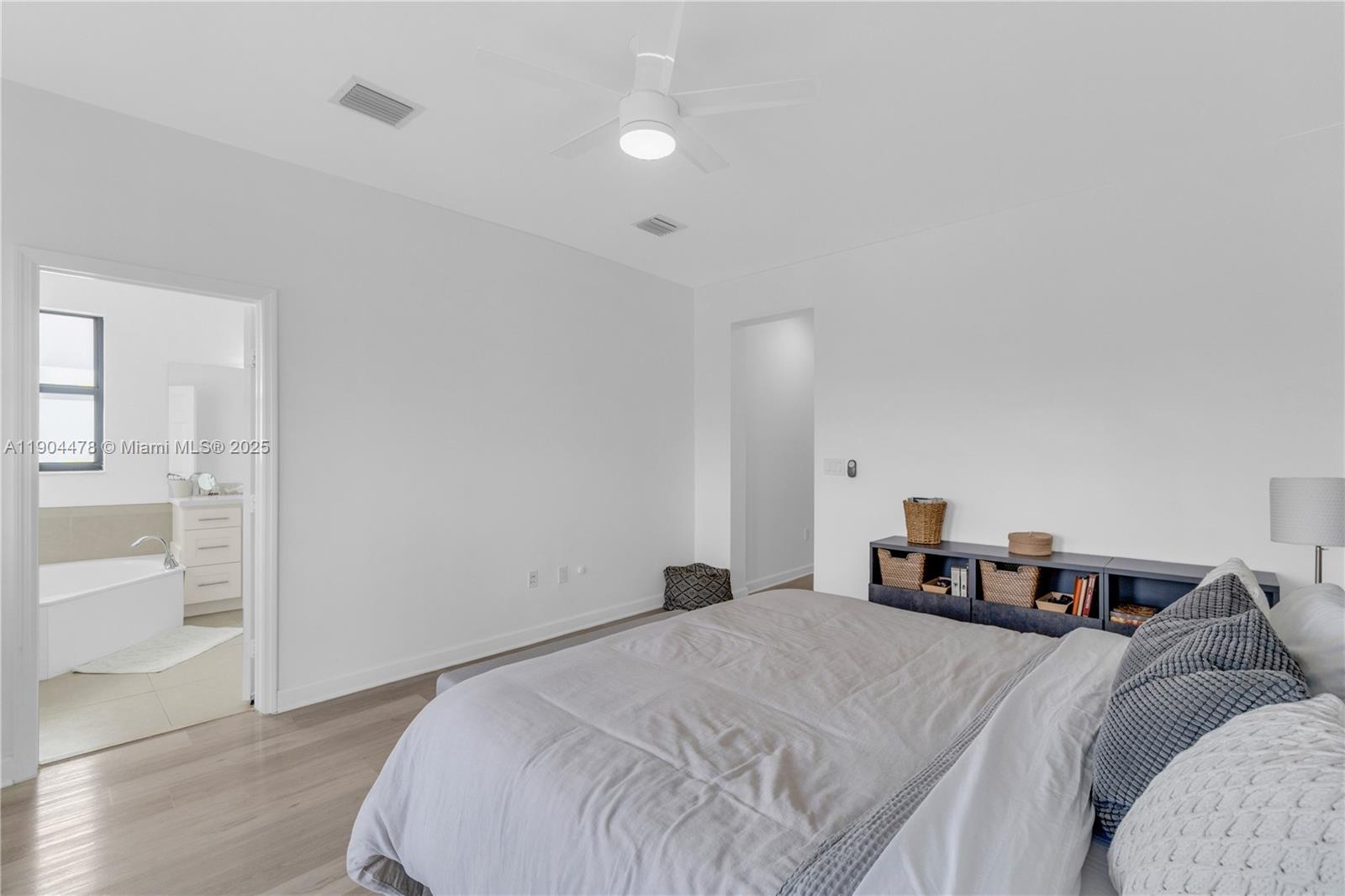 DORAL CAY - Residential