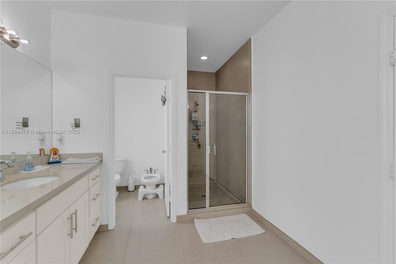 DORAL CAY - Residential