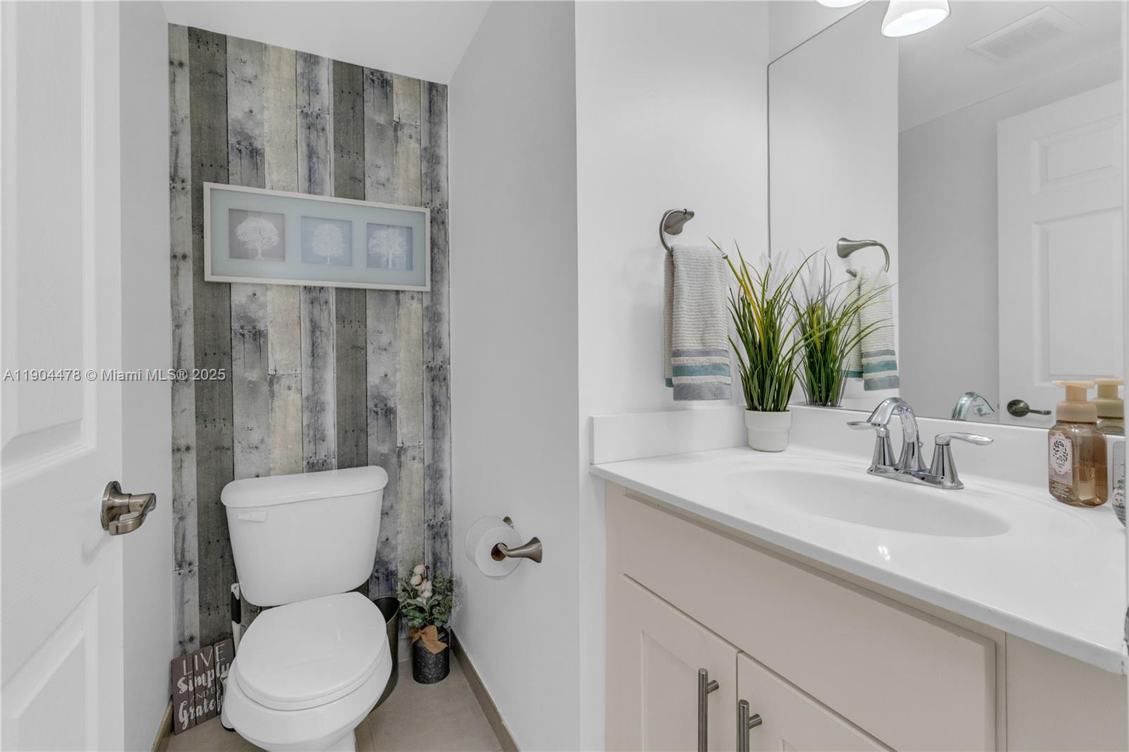 DORAL CAY - Residential