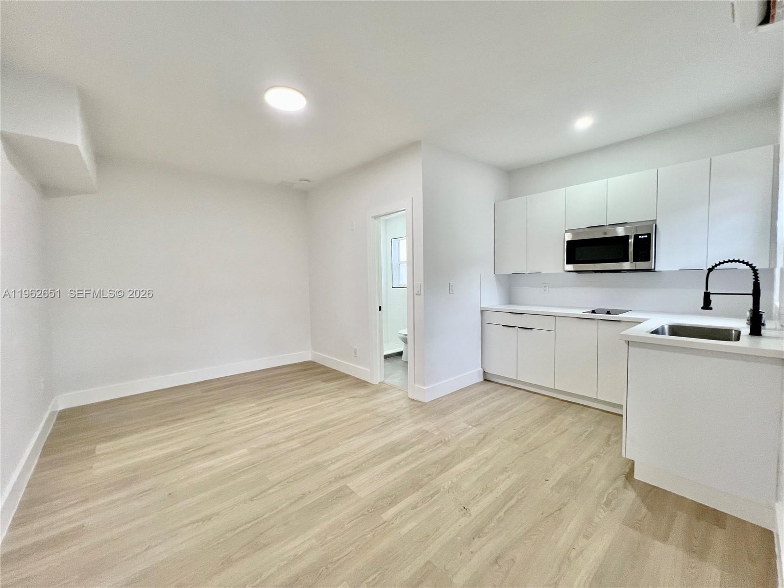 2480 NW 96th St B - Image 1