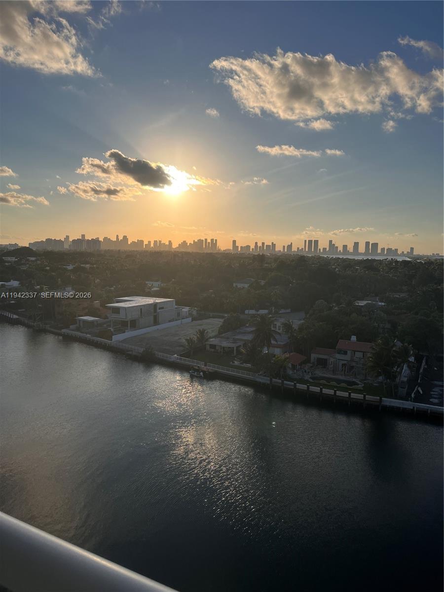 3411 Indian Creek Dr 1201