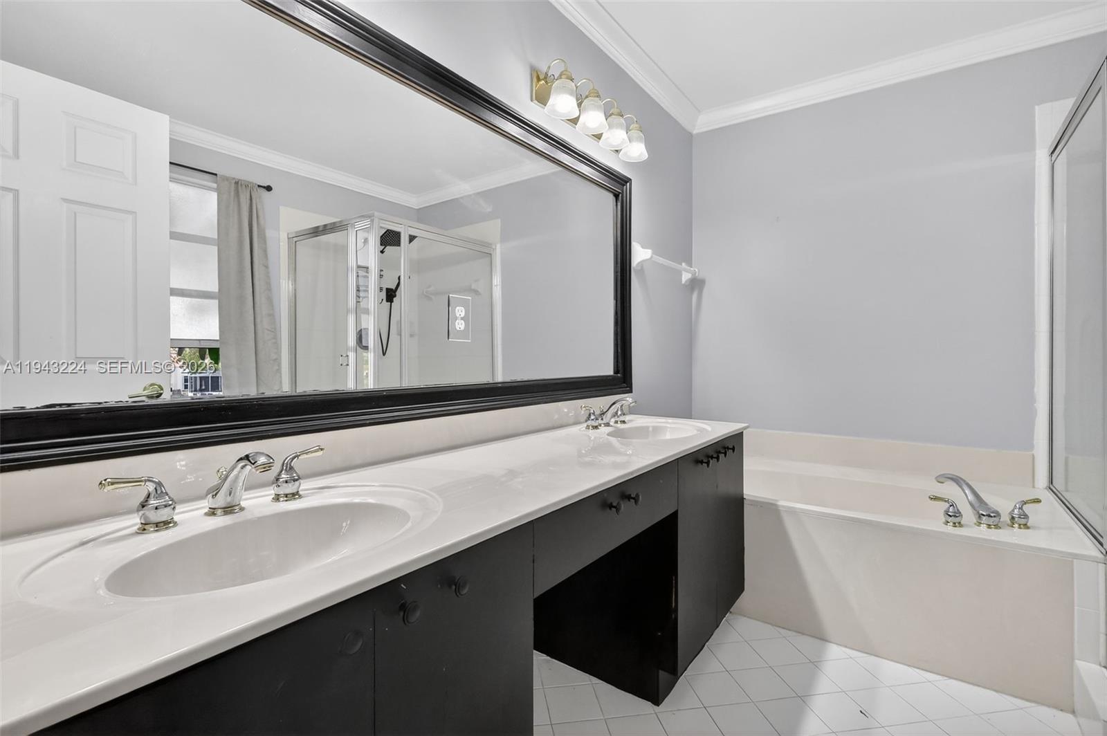 RIVIERA ISLES IV - Residential