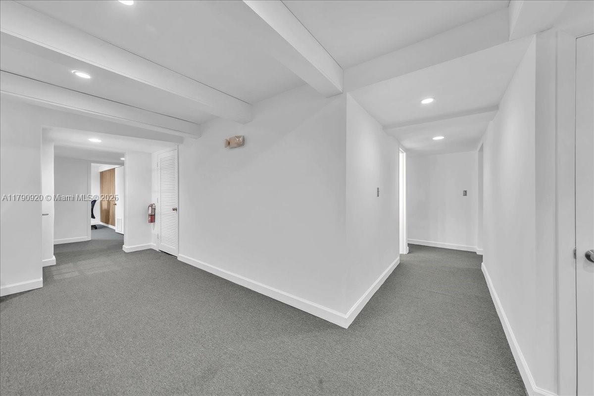 500 NE 25th St 10
