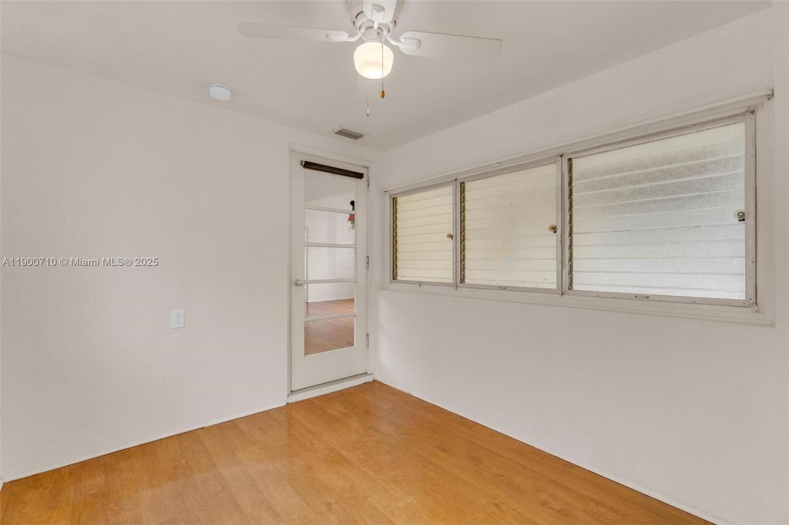 LA PALOMA - Residential Lease