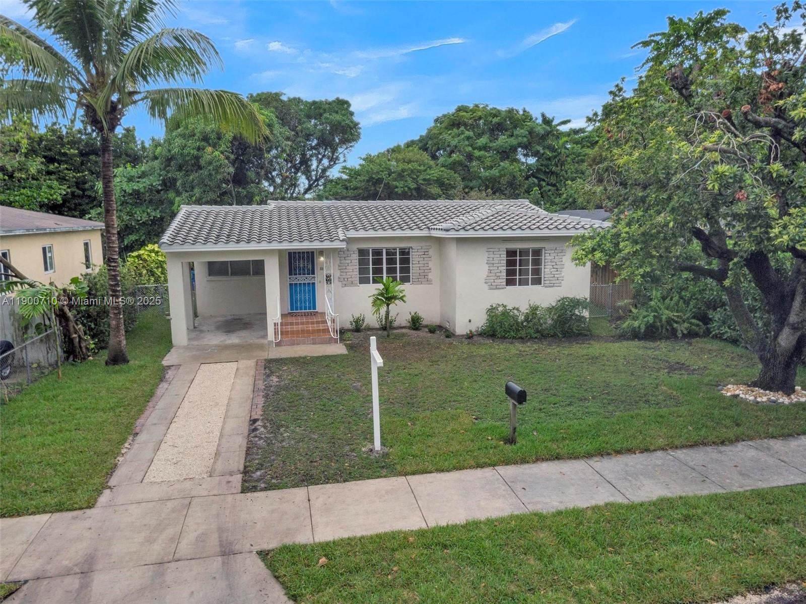 LA PALOMA - Residential Lease