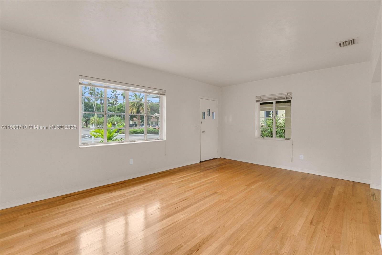 LA PALOMA - Residential Lease