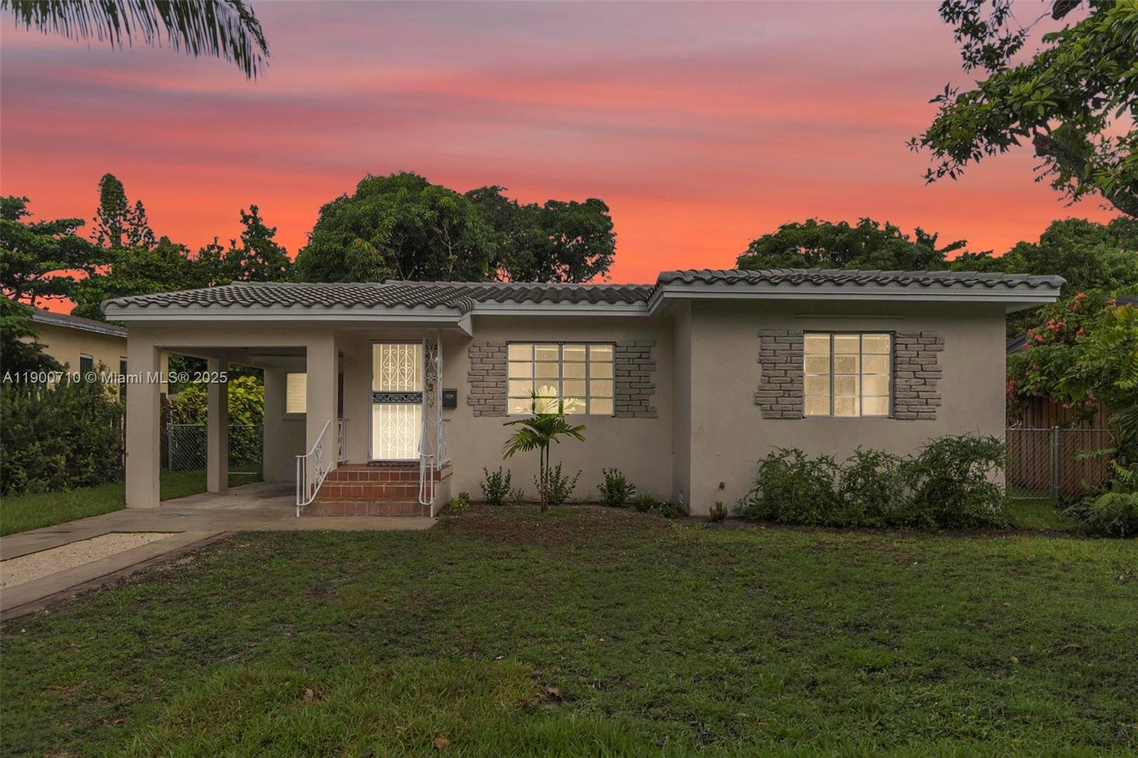 LA PALOMA - Residential Lease