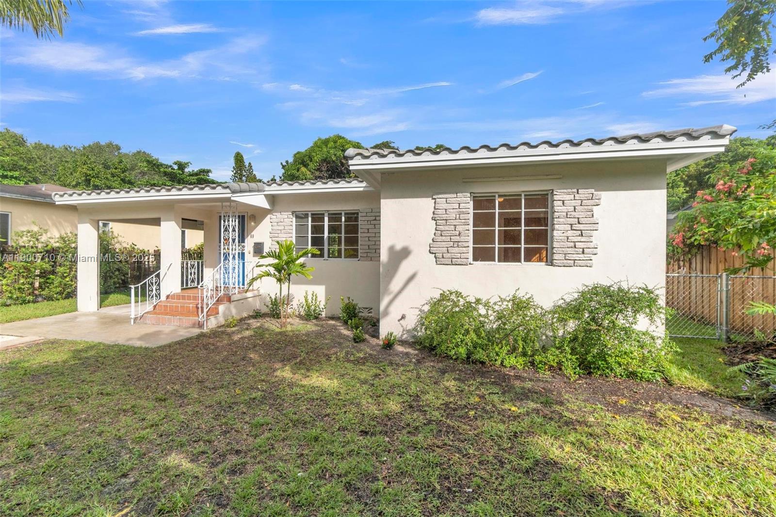 LA PALOMA - Residential Lease