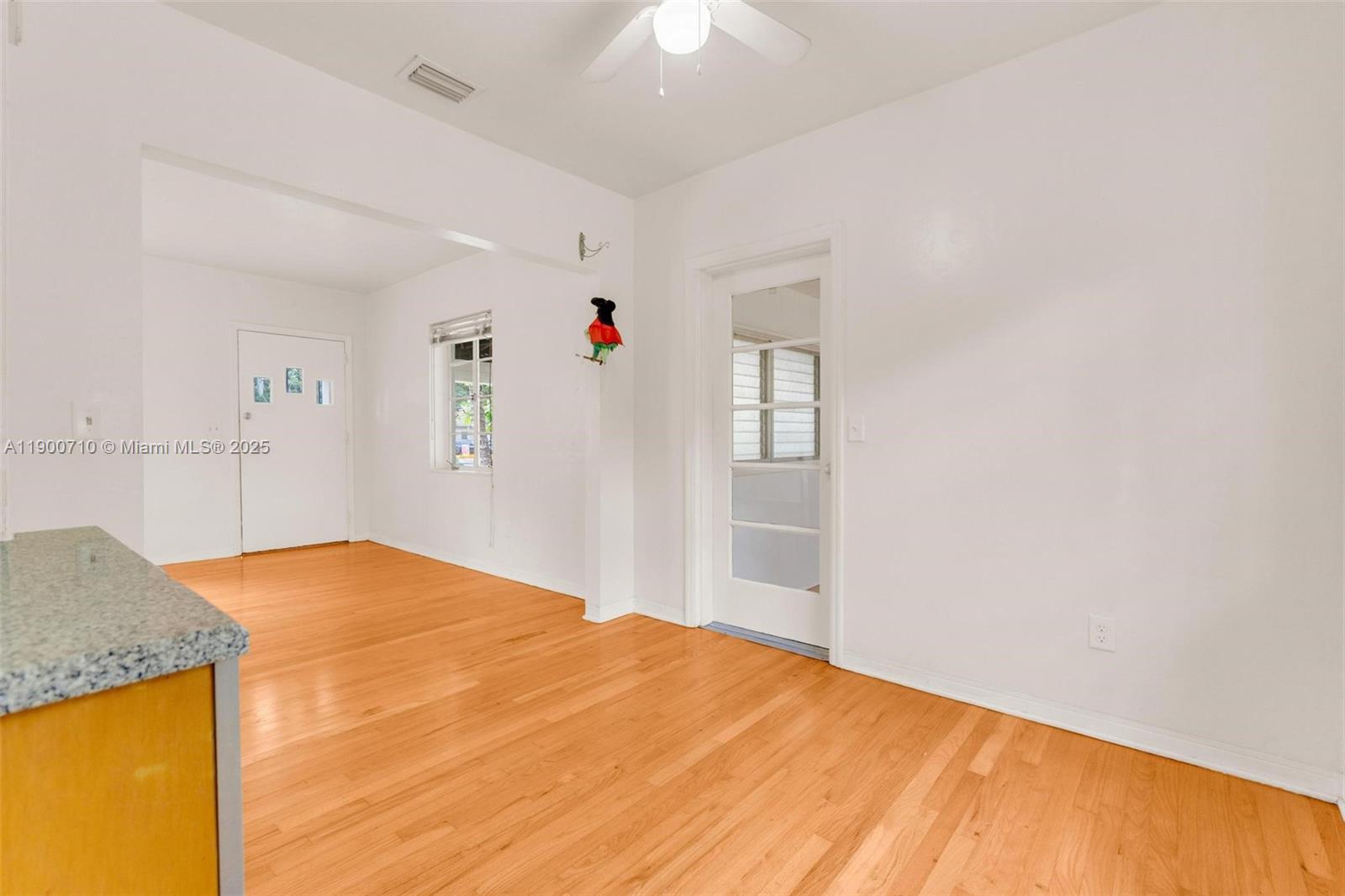 LA PALOMA - Residential Lease