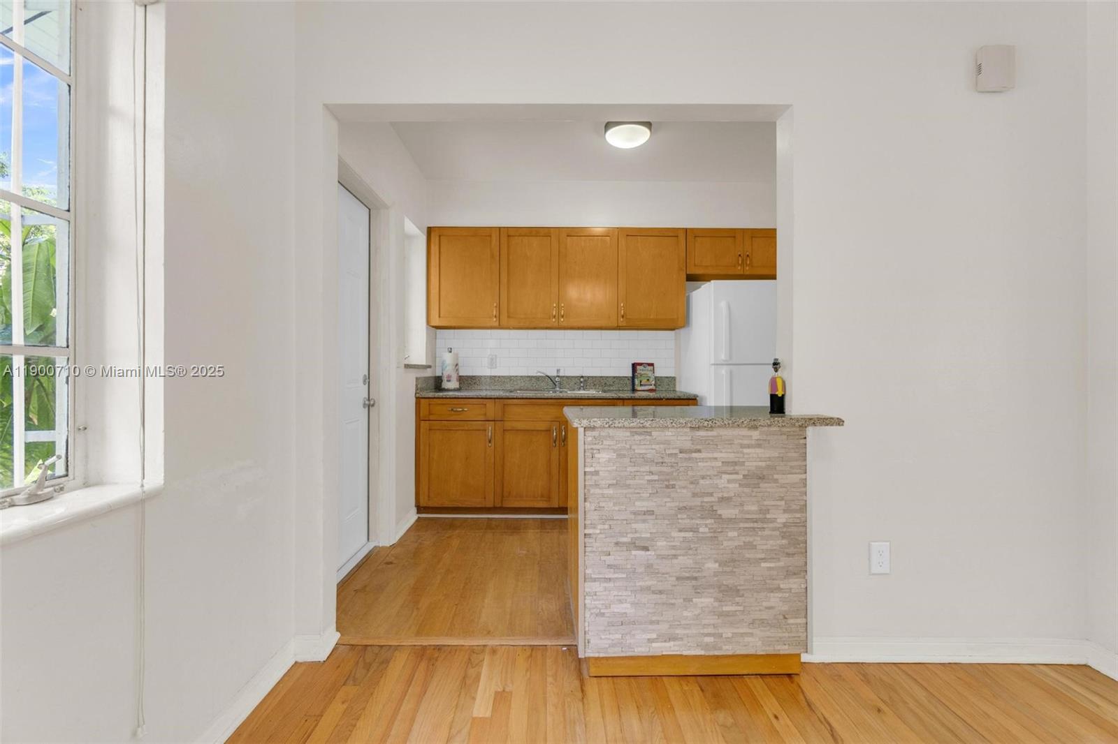 LA PALOMA - Residential Lease