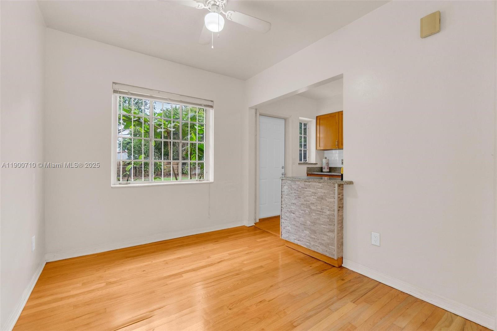 LA PALOMA - Residential Lease