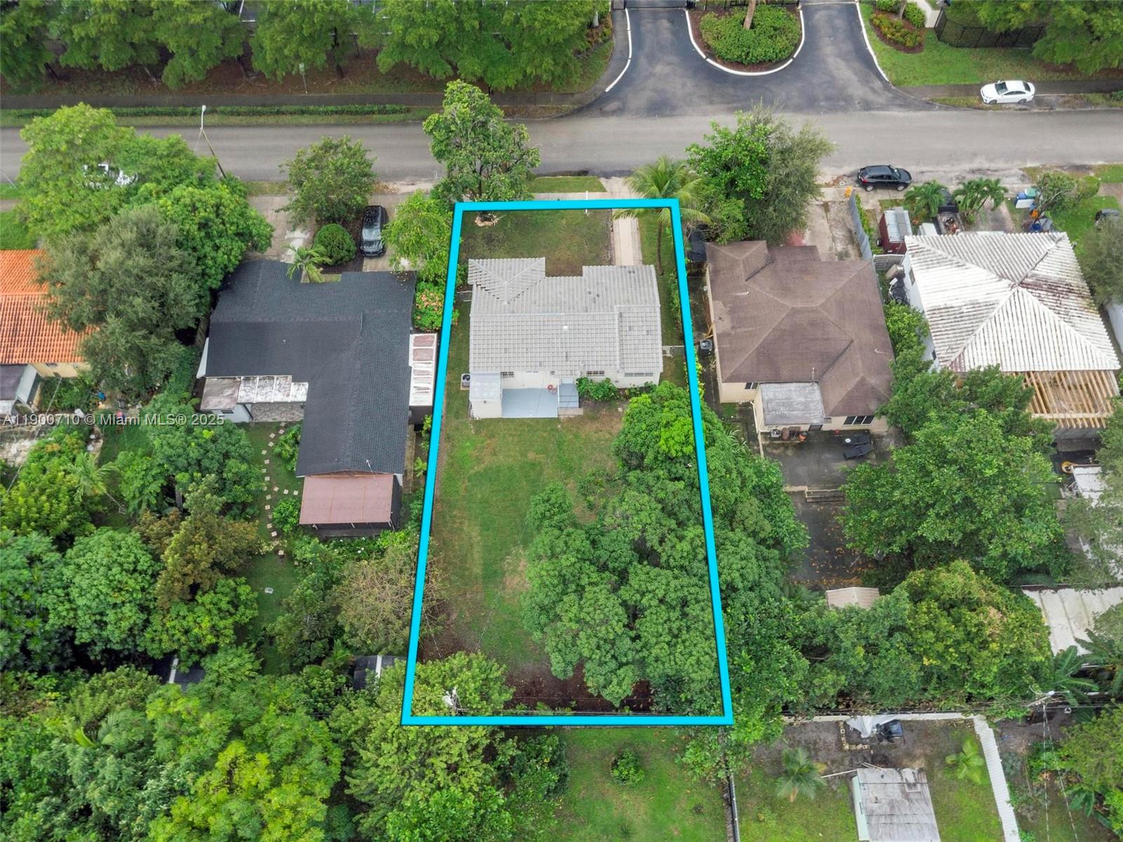 LA PALOMA - Residential Lease