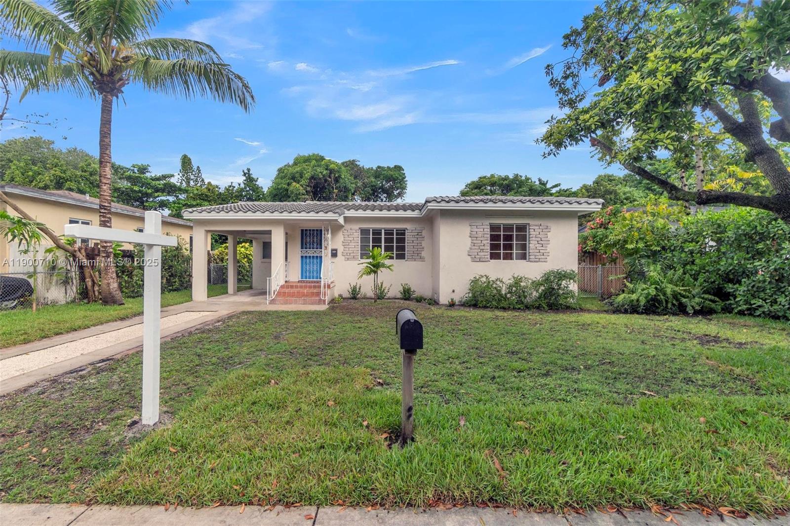 LA PALOMA - Residential Lease