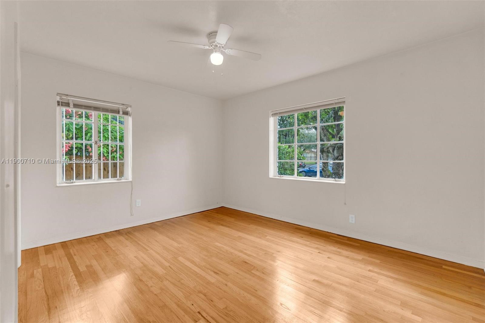 LA PALOMA - Residential Lease