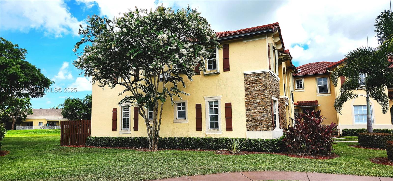 VILLAS AT CARMEL CONDO NO - Residential Lease