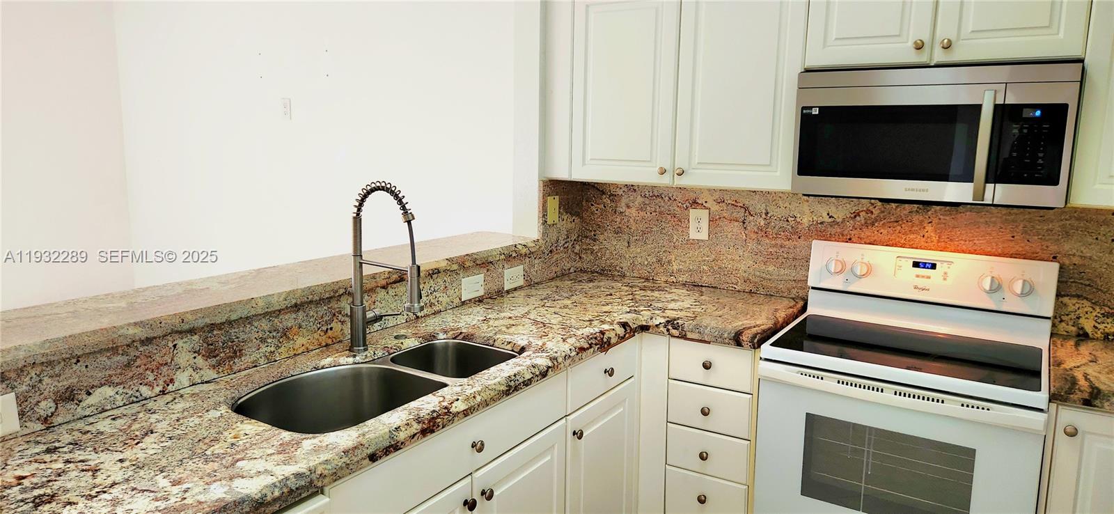 VILLAS AT CARMEL CONDO NO - Residential Lease