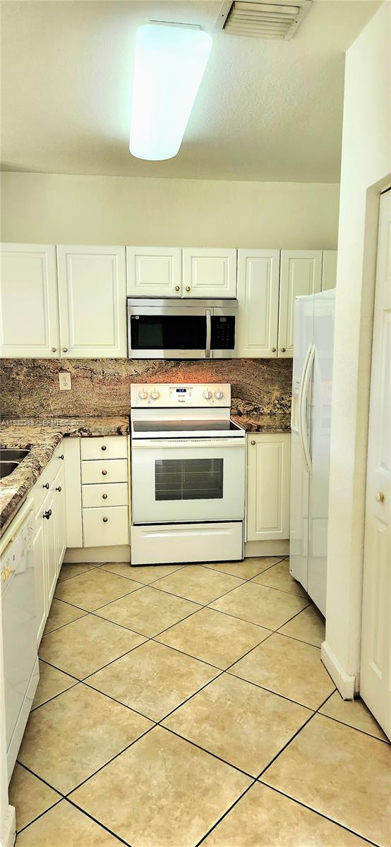 VILLAS AT CARMEL CONDO NO - Residential Lease