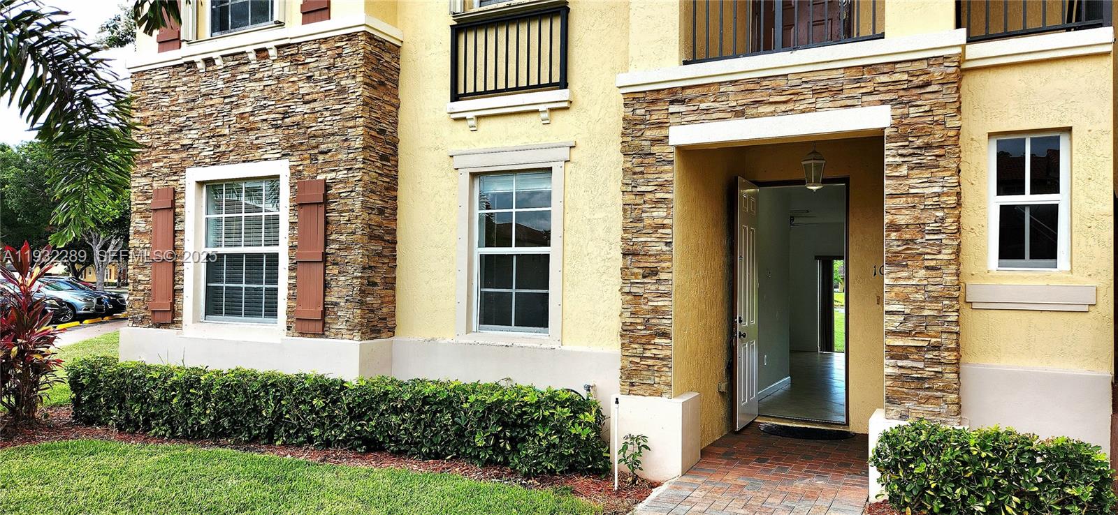 VILLAS AT CARMEL CONDO NO - Residential Lease