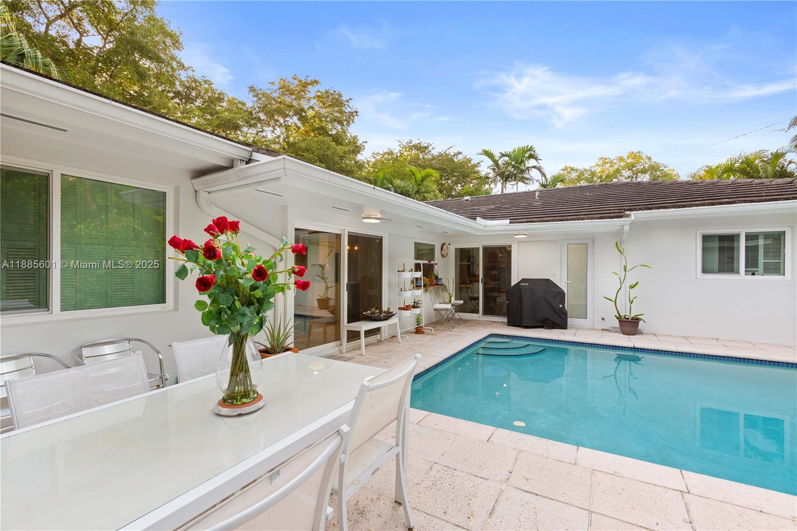 CORAL GABLES RIVIERA SEC - Residential