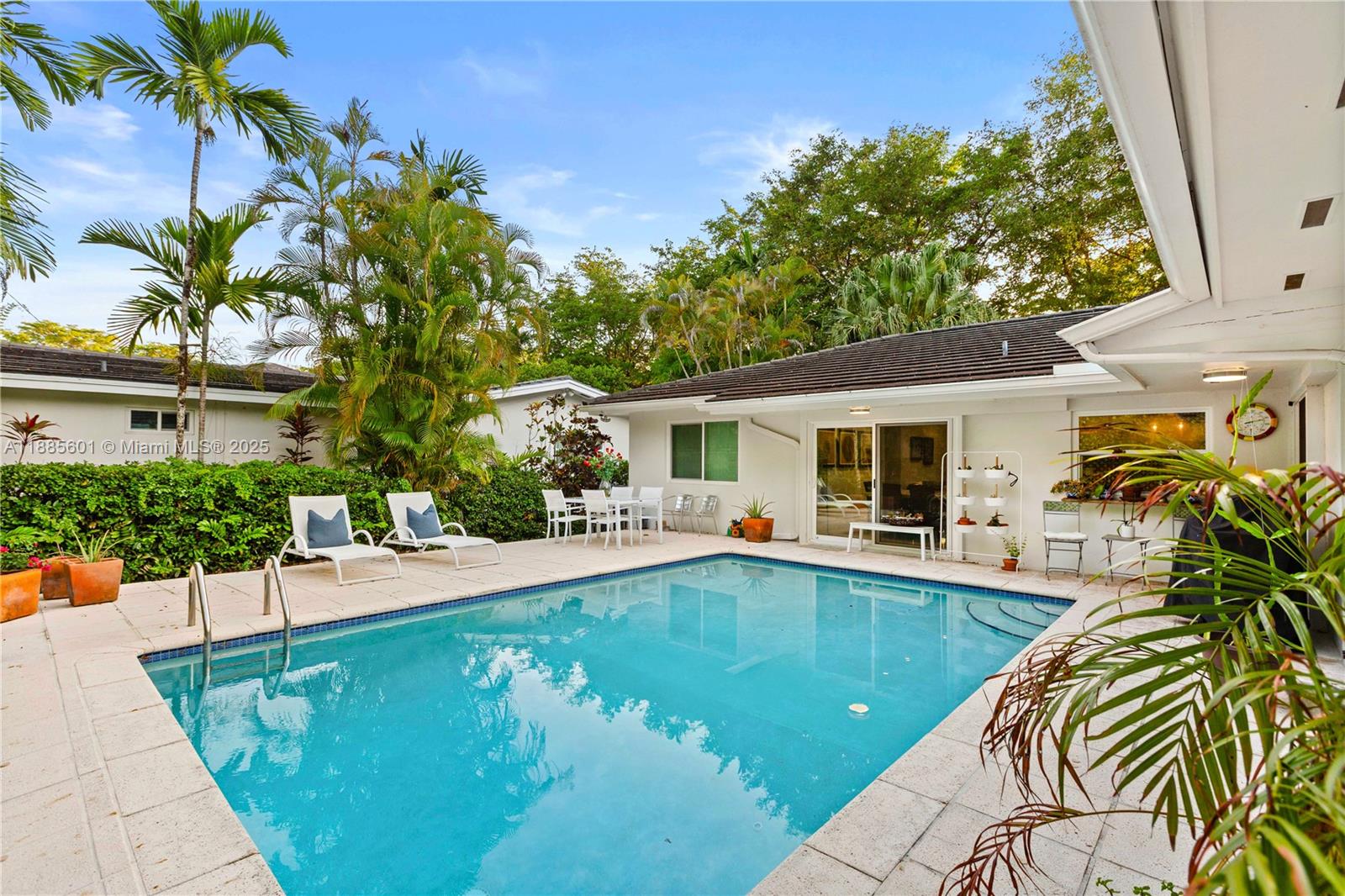 CORAL GABLES RIVIERA SEC - Residential