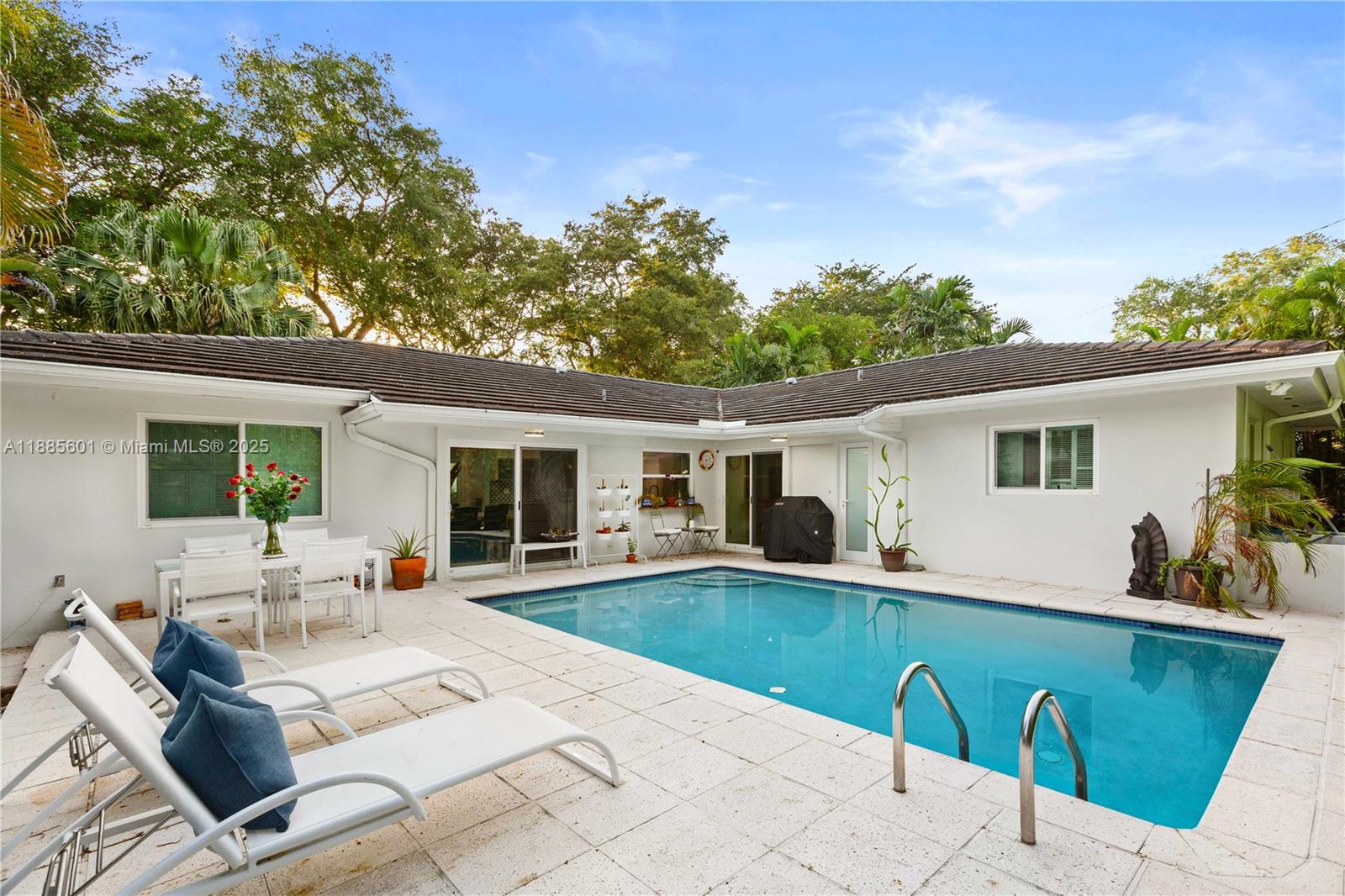 CORAL GABLES RIVIERA SEC - Residential