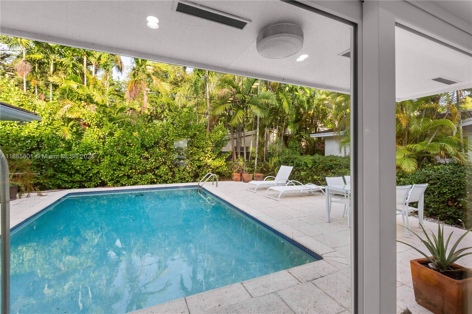 CORAL GABLES RIVIERA SEC - Residential