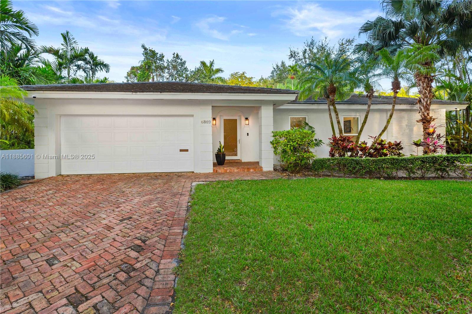 CORAL GABLES RIVIERA SEC - Residential