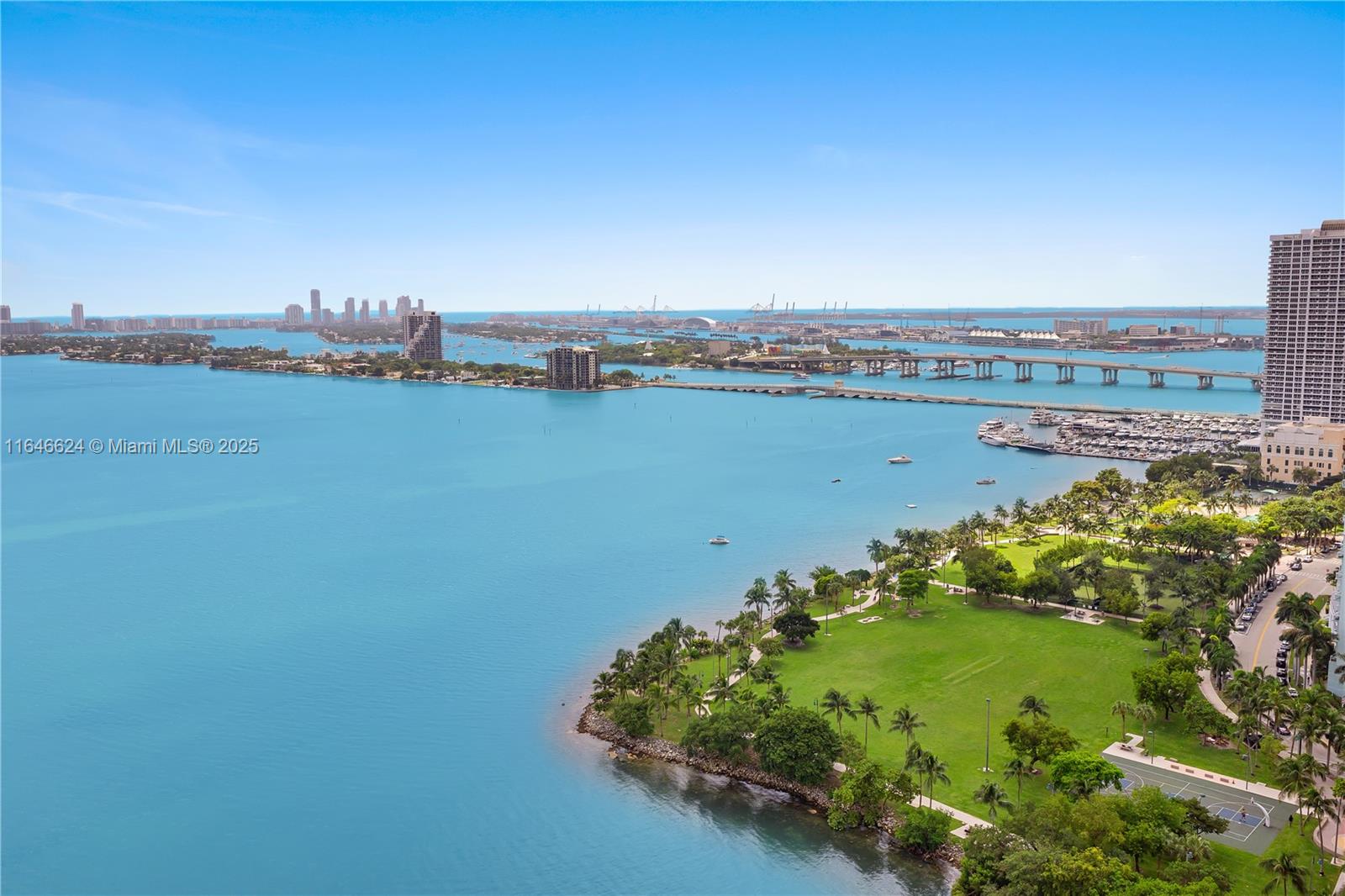PARAMOUNT BAY CONDO - Residential
