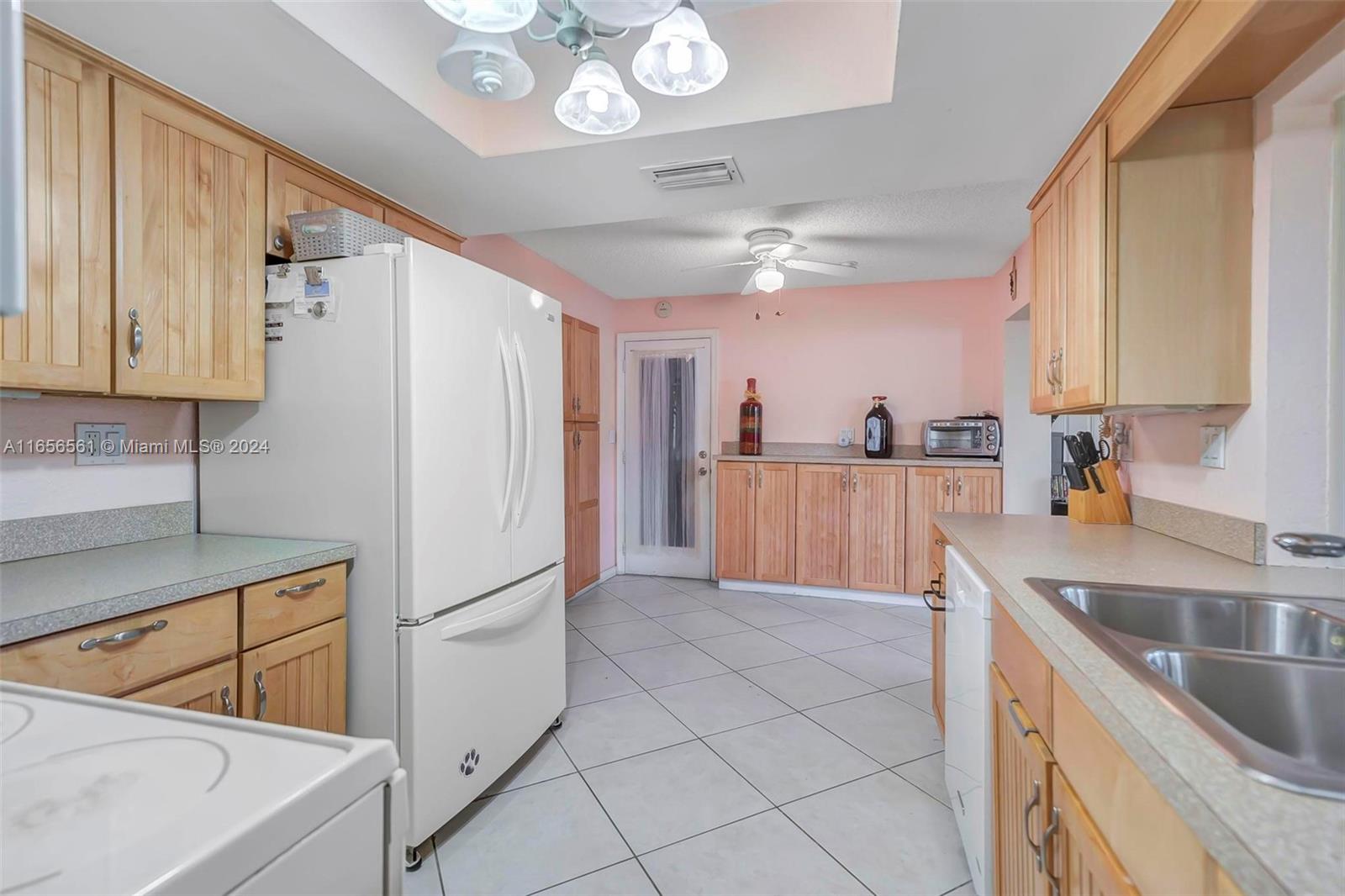 MAINLANDS OF TAMARAC LAKE - Residential