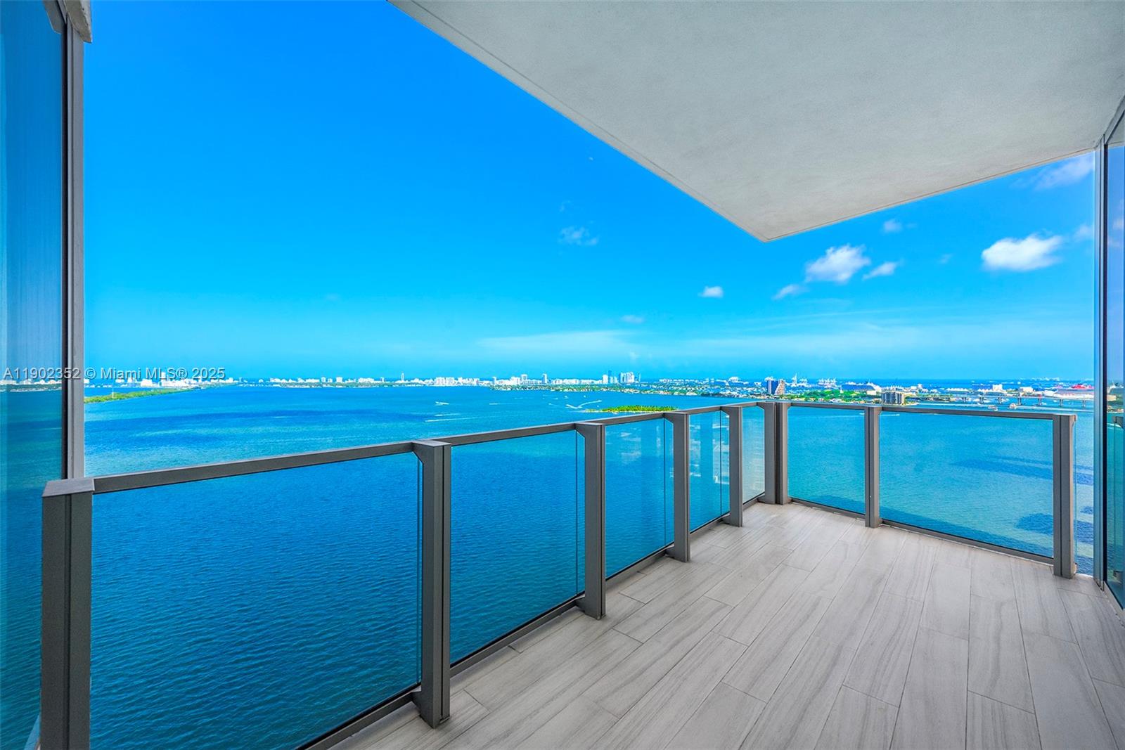 2900 NE 7th Ave 2807