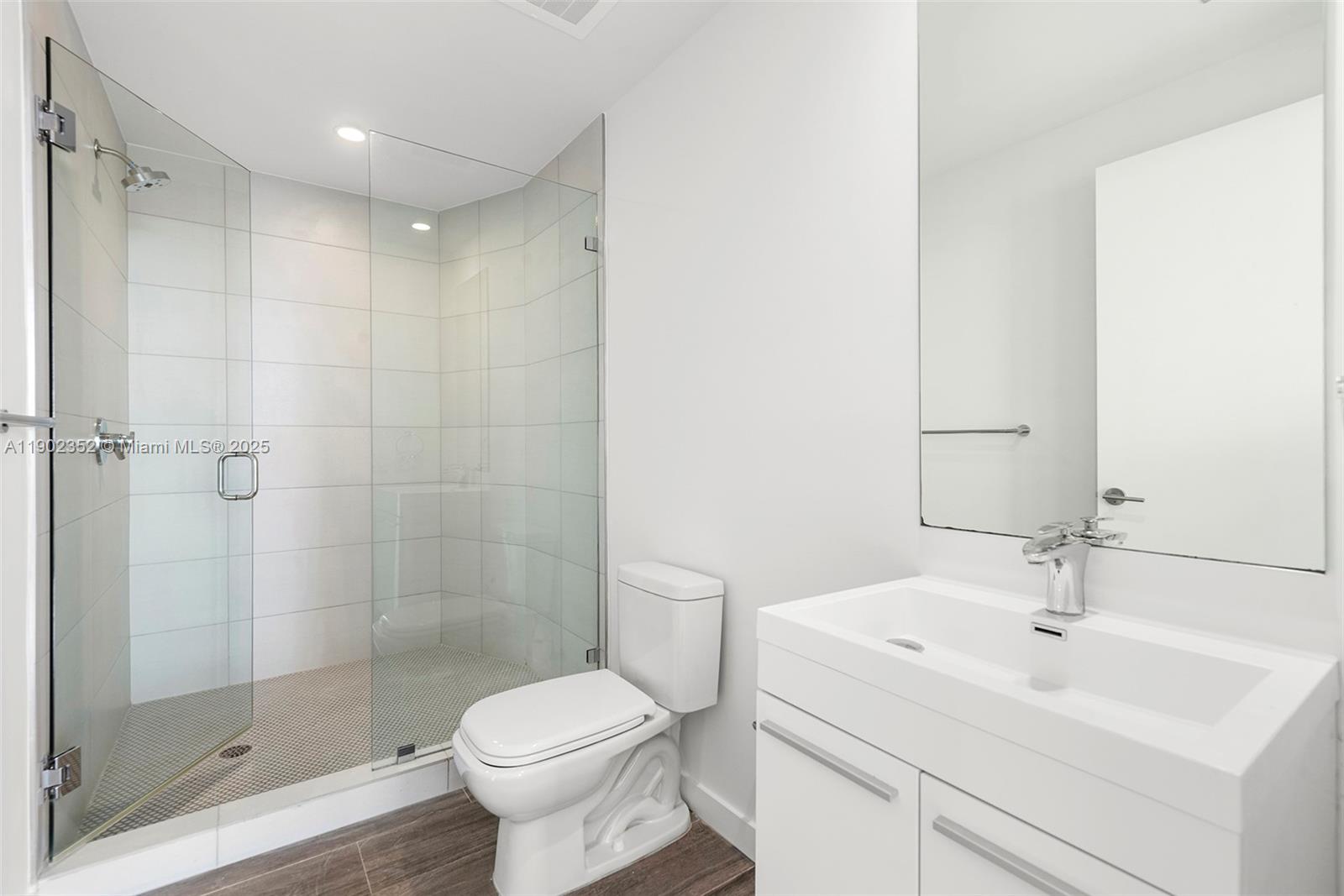 BISCAYNE BEACH CONDO - Residential Lease