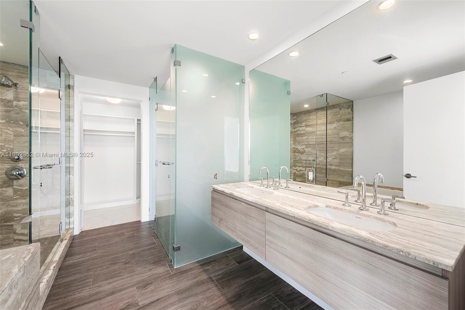 BISCAYNE BEACH CONDO - Residential Lease