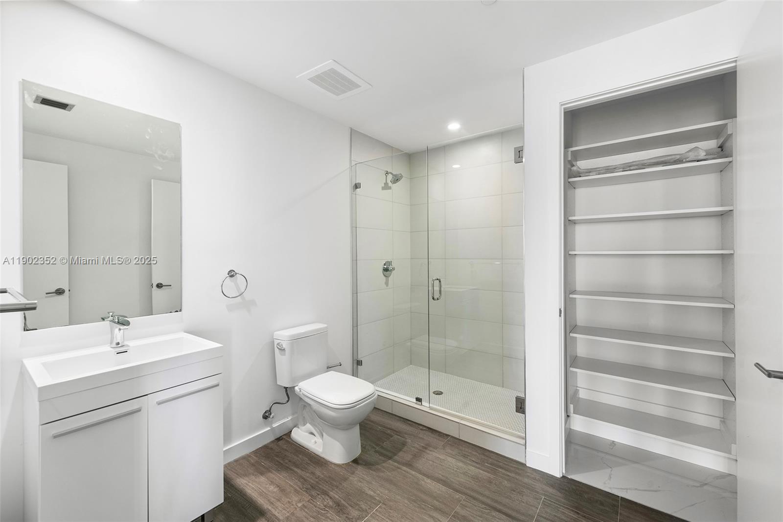 BISCAYNE BEACH CONDO - Residential Lease