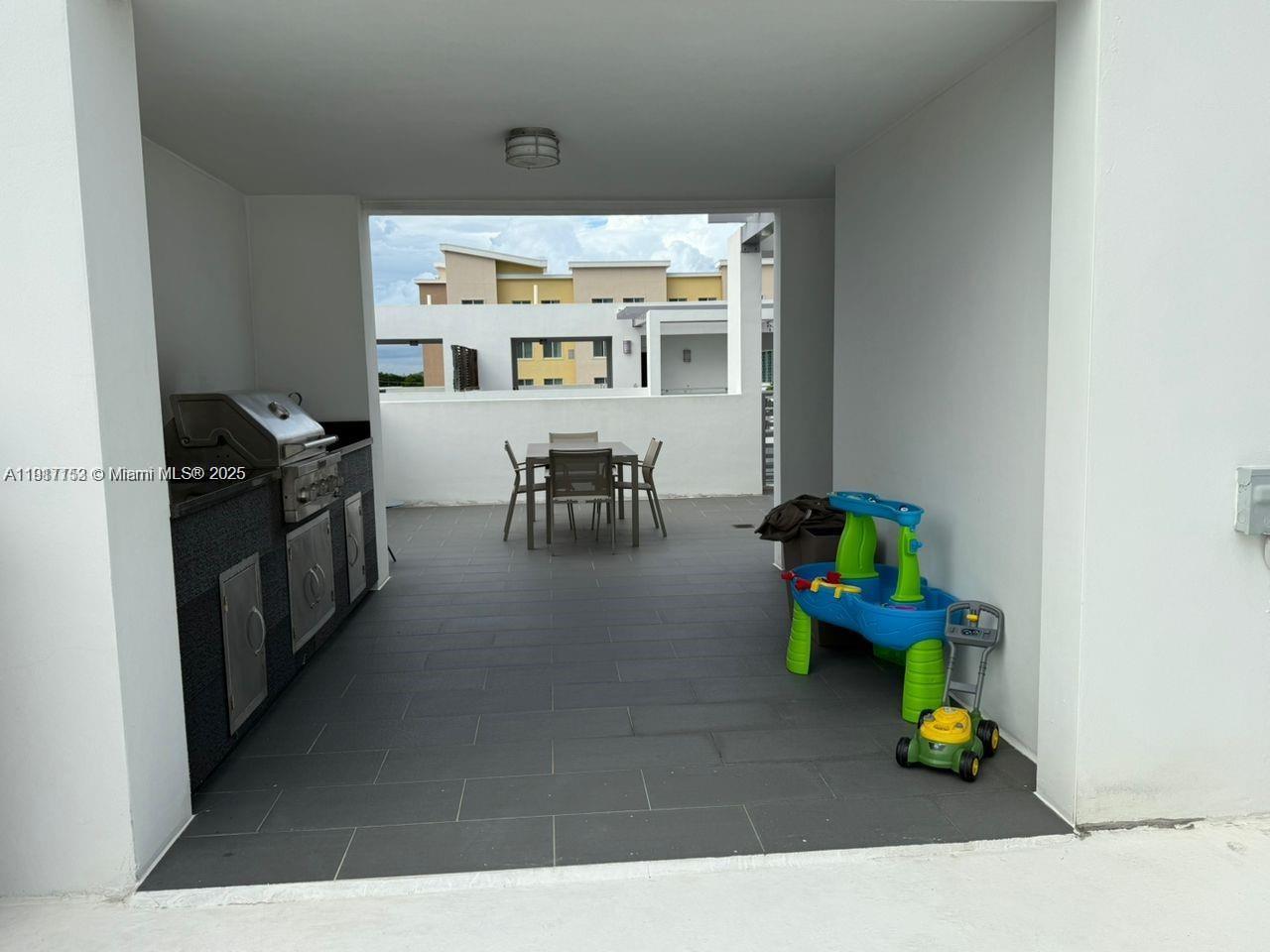 CONTEMPO TOWNHOMES - Residential