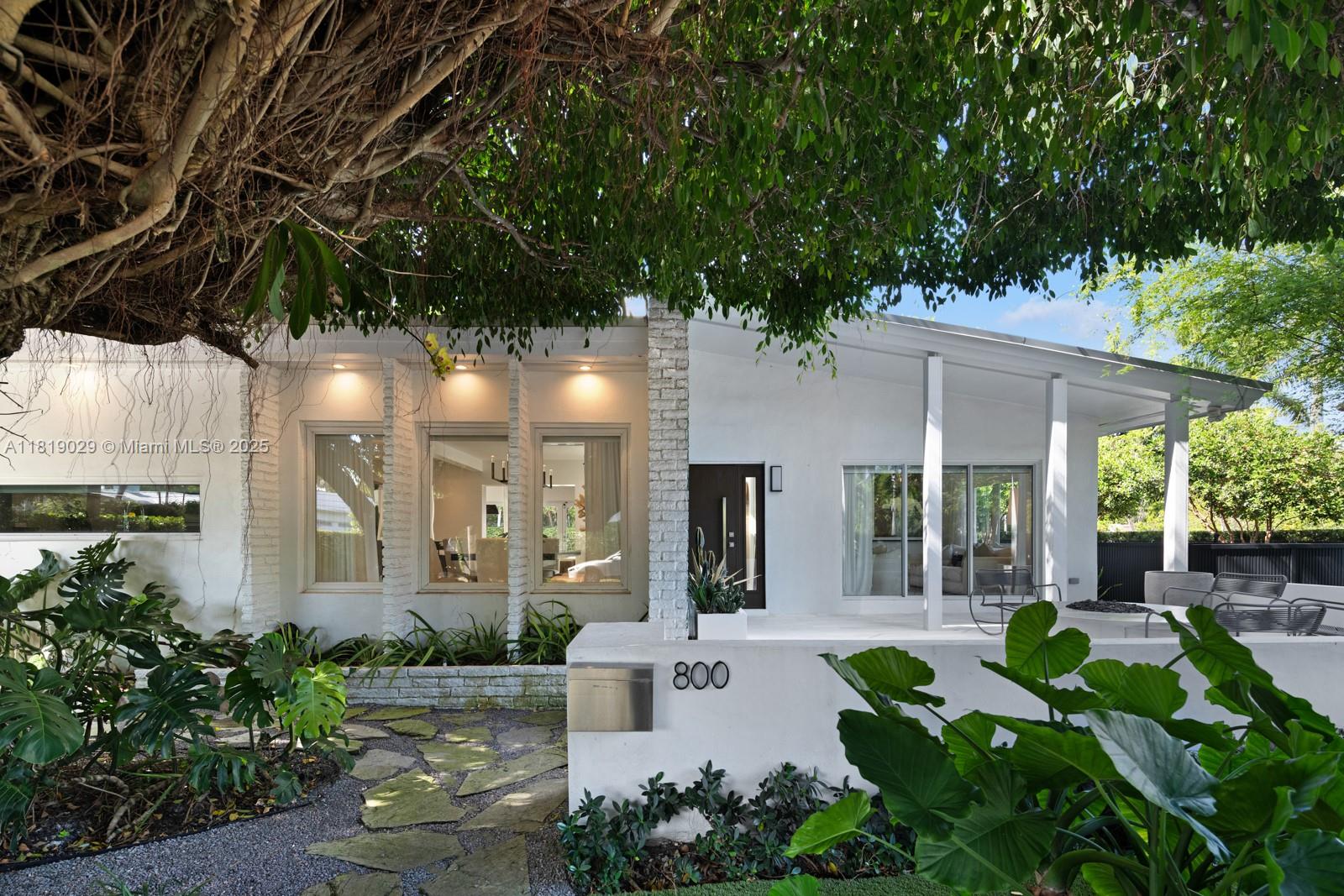 800 E Dilido Dr, Miami Beach, Miami-Dade County, Florida - 3 Bedrooms  
3 Bathrooms - 