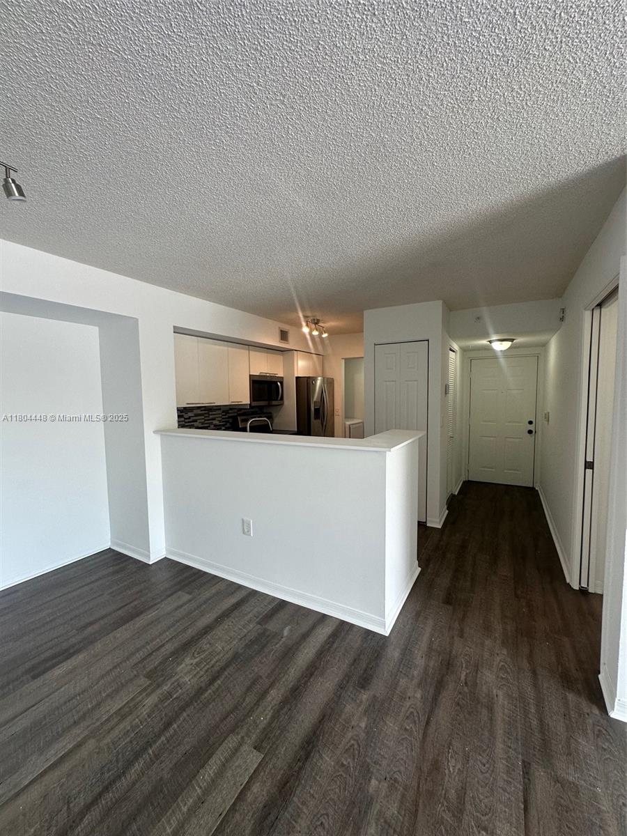 577 Sw 111th Ln 201, Pembroke Pines, Miami-Dade County, Florida - 2 Bedrooms  
2 Bathrooms - 