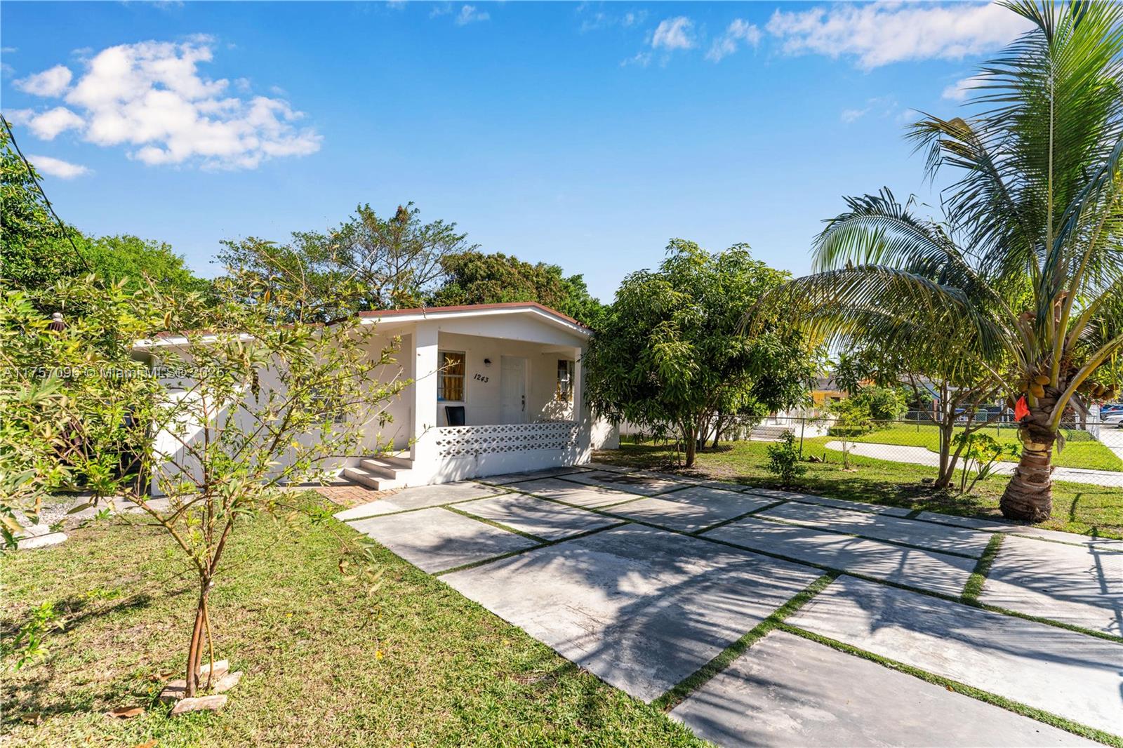 N MIAMI ESTATES - Residential