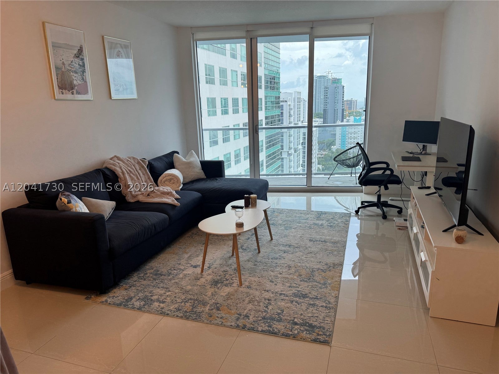 185 SW 7th St 2104